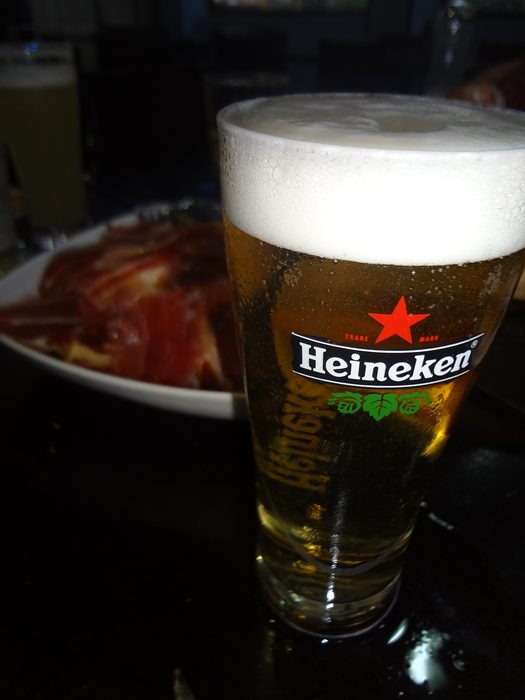 Tapa servida en barra
